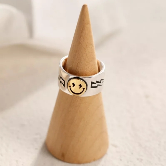 HOST PICK ❤️New, Silver Smile Ring - Picture 2 of 2